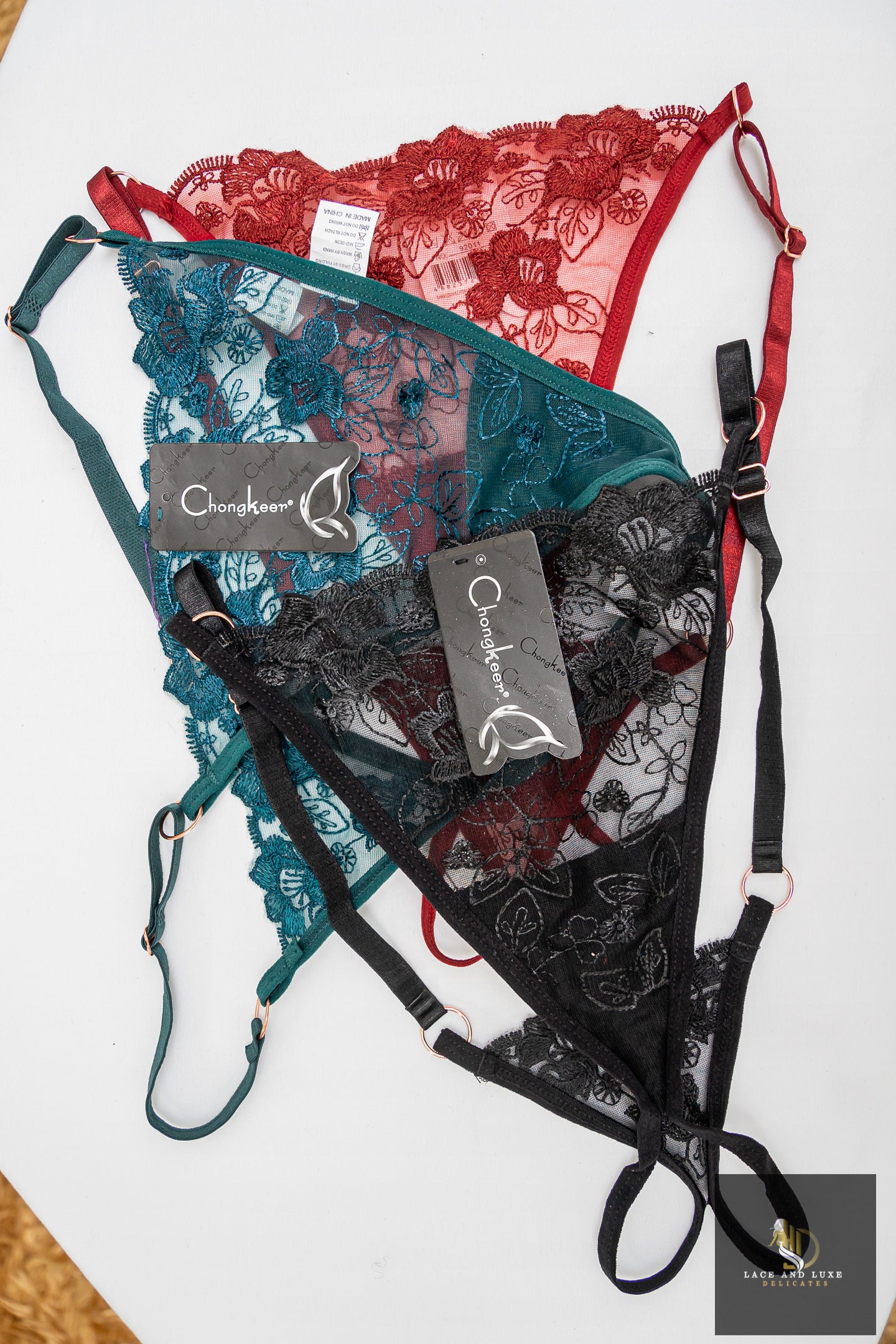 Open-crotch lace thongs(free size)