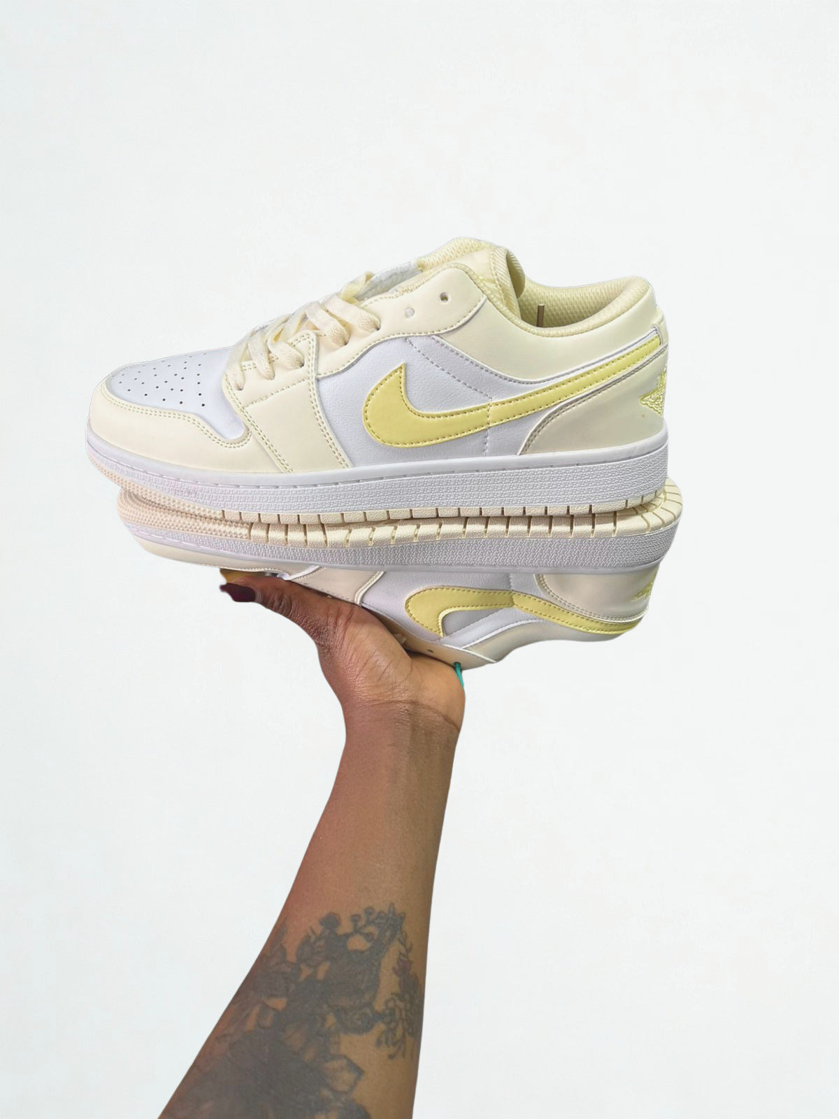 AIR JORDAN 1 LOW WHITE-LIGHT YELLOW