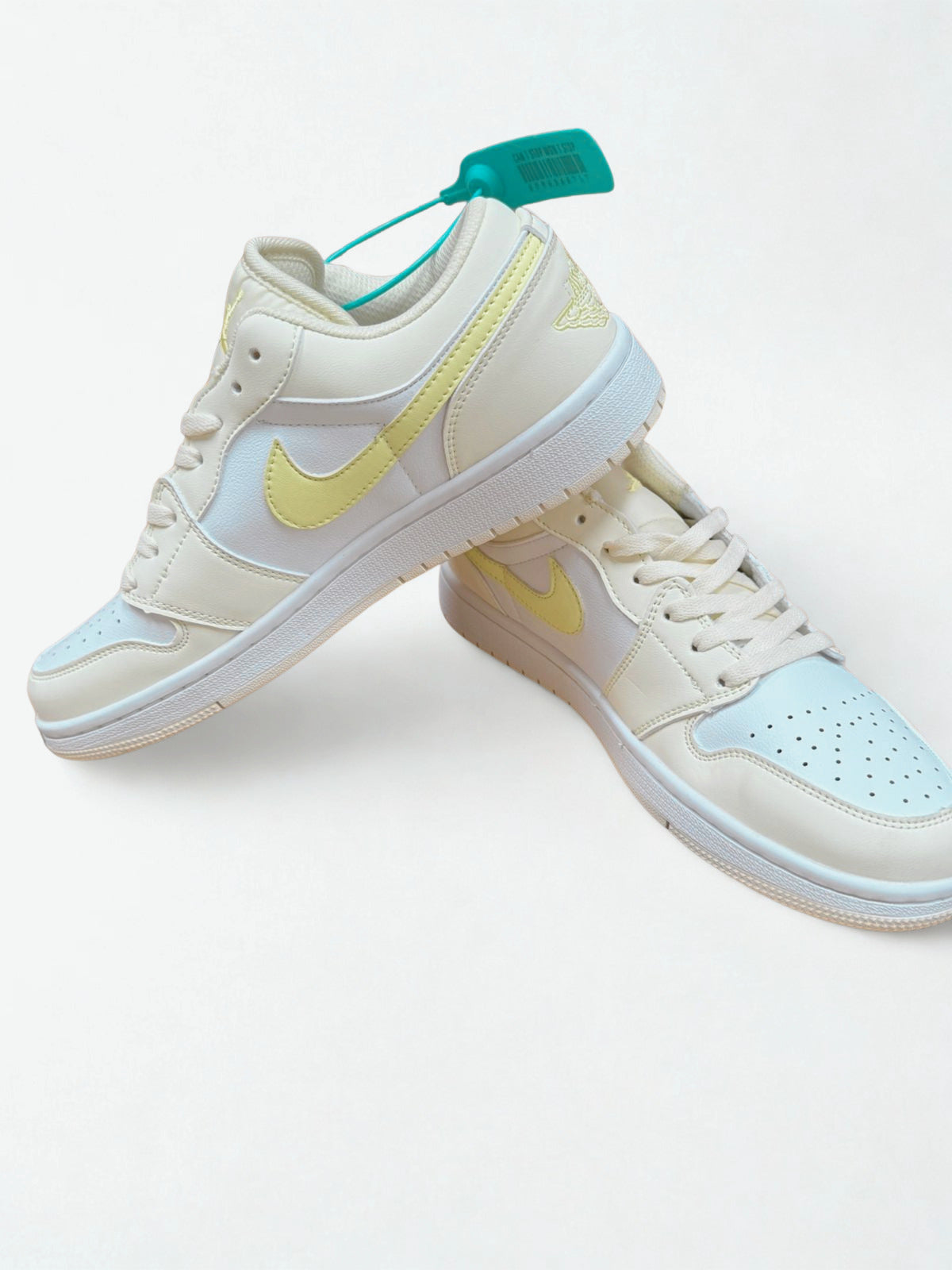AIR JORDAN LOW CUT CREAM YELLOW