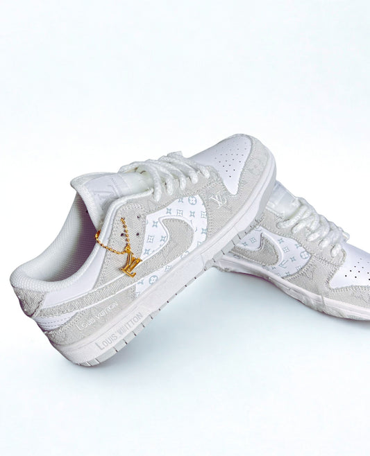 NIKE DUNK LOW LV