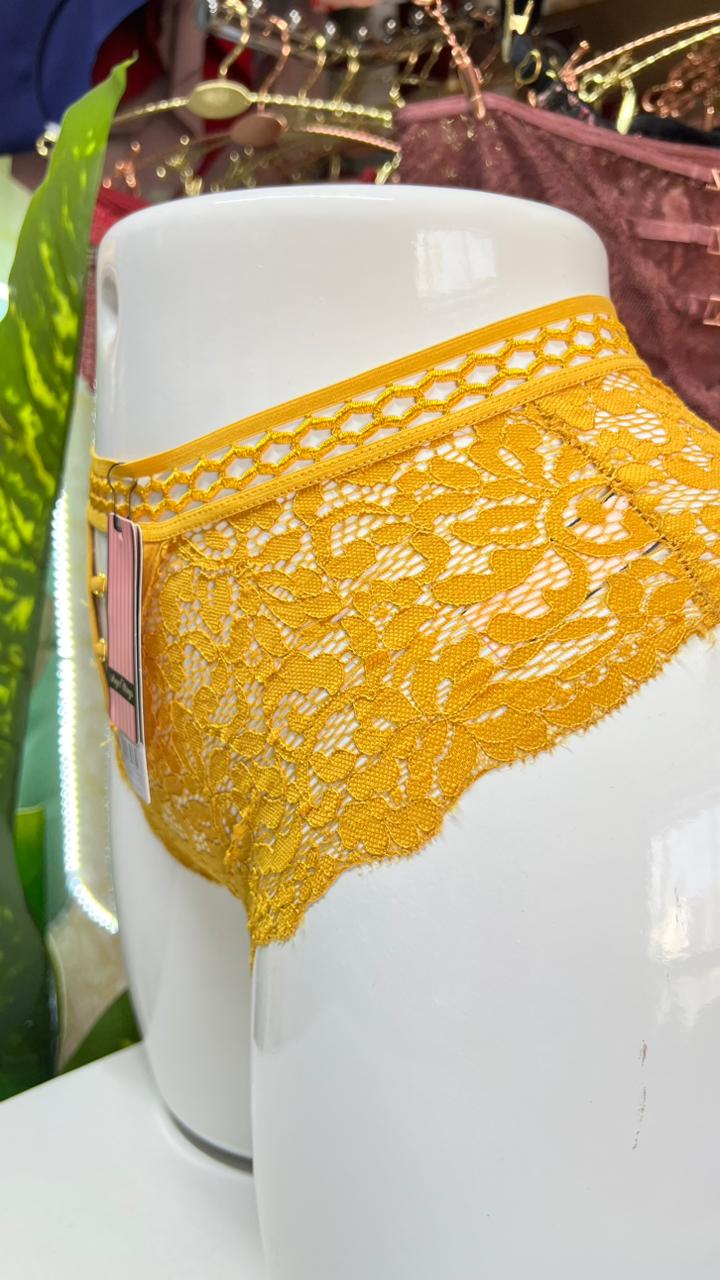 Lace High-Waist Panty